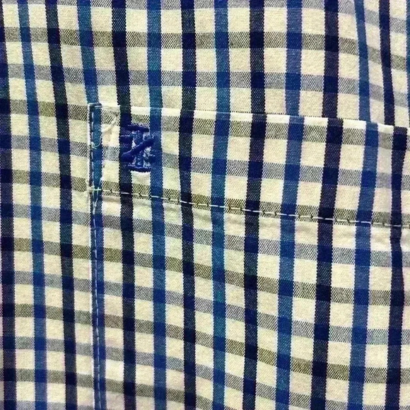 IZOD Long Sleeve Checked Shirt. Size XL - Picture 4 of 5